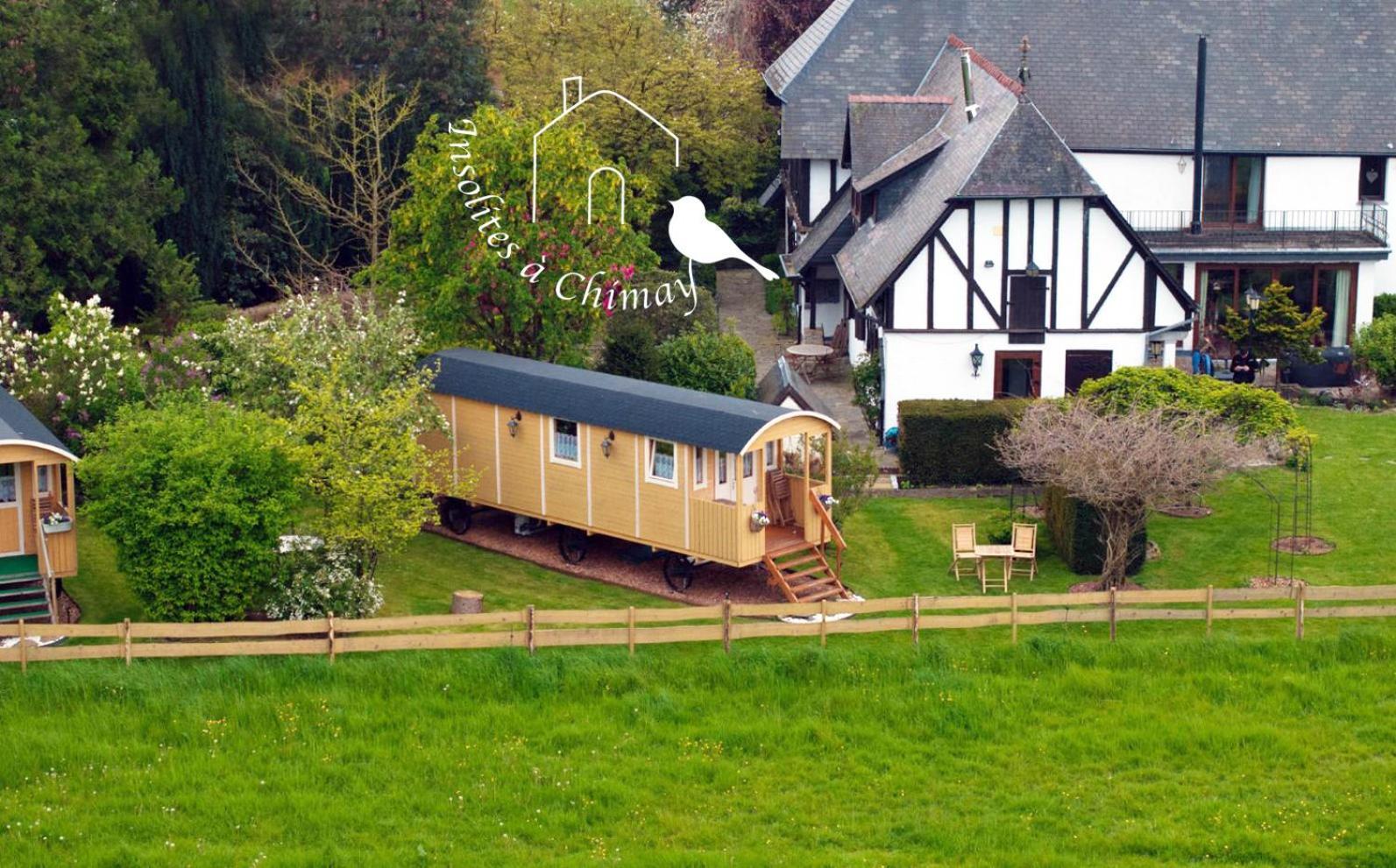 Insolites A Chimay - Roulottes Et Manoir - Roulotte Colibri Ngoại thất bức ảnh